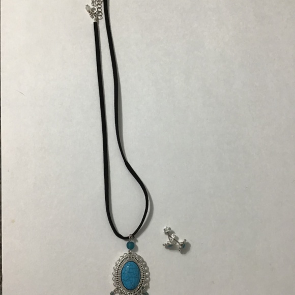 Turquoise Silver Tone Necklace Suede band Earrings - Picture 8 of 8